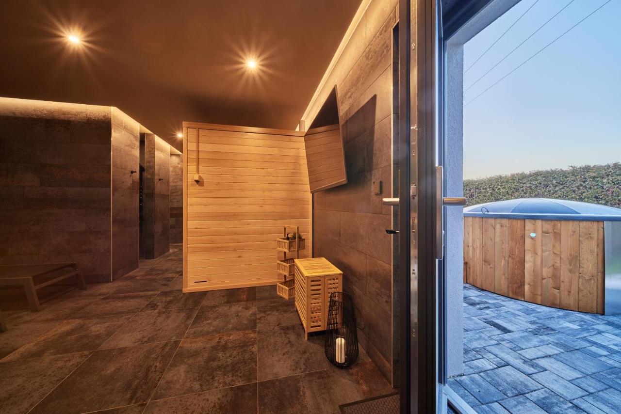 B-Arak Wellness Domek Pod Horama Mladé Buky Exteriör bild